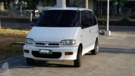 Nissan serena 1995