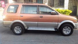 Isuzu Crosswind 2010 Orange for sale