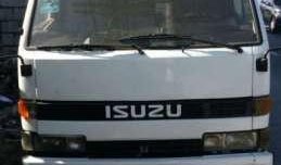 Isuzu elf close van