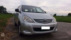 Toyota Innova E 2012