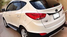 For sale White Hyundai Tucson 2010