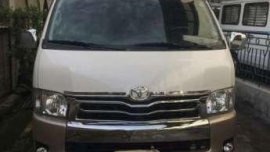 Toyota hi ace super grandia