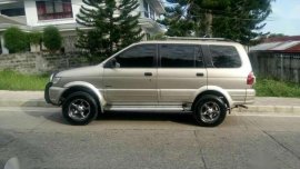 Isuzu Crosswind XUVi 2003 MT Beige For Sale 