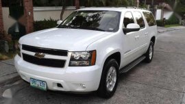2011 chevrolet suburban v8 gas 4x2