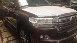 2017 Bnew Toyota Land Cruiser LC200 Platinum Edition Dubai Version