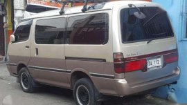 Toyota hiace van grandia l300 adventure revo mazda versa van