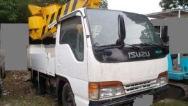 Isuzu Elf Manlift
