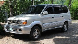 FOR SALE WHITE Toyota Revo 2000