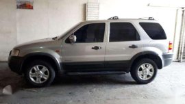 2003 Ford Escape XLT 4 x 4 MT alt to crv tucson vitara forester
