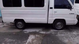 2000 Mitsubishi L300 FB Dual AC