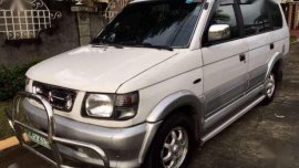 Mitsubishi Adventure 2000