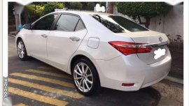 2015 1.6 V Toyota Corolla Altis for sale 