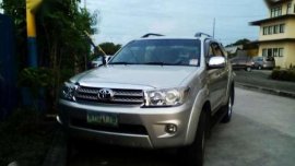 Toyota Fortuner g manual 2010 low mileage