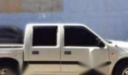 Isuzu Fuego 2000 MT White For Sale 