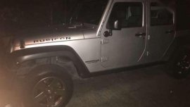 2010 Jeep Wrangler Rubicon Silver for sale 