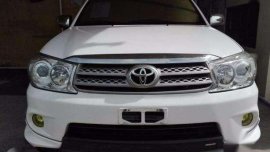2011 Toyota Fortuner 2.5 AT TRD Sportivo VS Montero Everest 2010 2012
