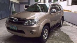 Toyota Fortuner 2006 model G diesel for sale 