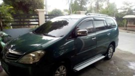 Toyota Innova G AT Green SUV For Sale 