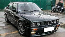 Bmw e30 sedan 318i turbo