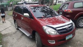 2005 Toyota Innova G Van red for sale 