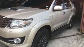 Well-maintained Toyota Fortuner V 2015 for sale