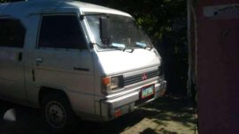 mitsubishi L300 van