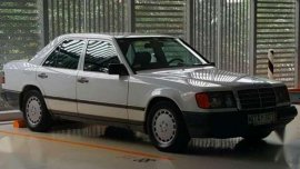 Mercedes Benz W124 230E MT White For Sale 