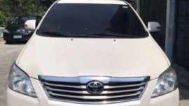 Toyota Innova 2012 V Pearl White
