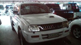 Mitsubishi Strada 2000 for sale 