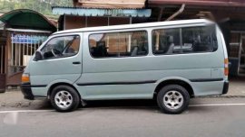 1995 toyota hiace commuter van