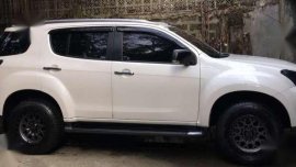 Isuzu MUX 2015 model AT