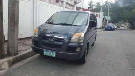 Hyundai Starex CRDi 2005 MT Gray Van For Sale 
