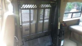 HANDICAP VAN FORD E150 with Wheelchair Lifter