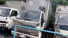 isuzu elf Aluminum van 4hf1 nkr 14ft