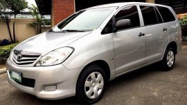 Toyota Innova 2010 Silver for sale
