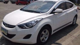 Hyundai Elantra 2012 MT White For Sale 