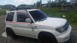 Mitsubishi Pajero iO 2004 4x4 MT White For Sale 