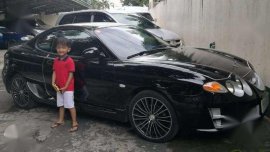 For sale 200o Hyundai Tiburon in good condition