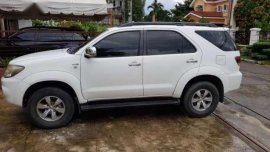2006 Toyota Fortuner white color for sale 