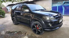 Toyota Fortuner 2006 model balck for sale 