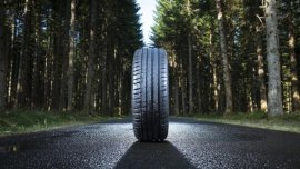 Do you know this clever trick using a P1 coin to check your car’s tread depth?
