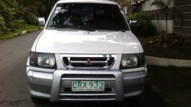 MITSUBISHI ADVENTURE 2001 SUPERSPORT AUTO GAS