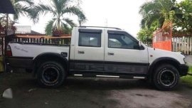 Isuzu Fuego 2000 for sale