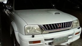 Mitsubishi Strada 2000 for sale 