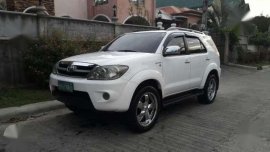 Toyota Fortuner Vvti Gas 2007 White For Sale 