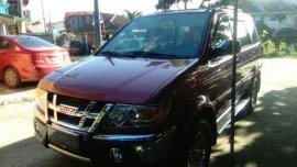 Isuzu Crosswind 2010 red for sale