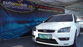 2005 Ford Focus Auto White Sedan