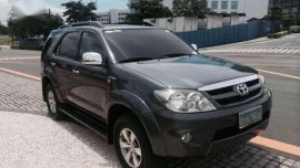 Toyota Fortuner 2.7G 2005 AT Gray For Sale 