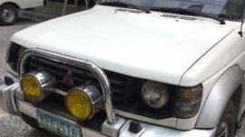 Mitsubishi 2-door White Pajero AT SUV For Sale 