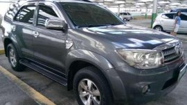 Toyota Fortuner 2011 G AT Gray SUV For Sale 